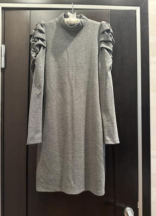 Трикотажное платье mango