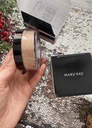 Шовковиста  розсипна пудра мері кей нейтральний бежевий light medium beige термін 4.25
