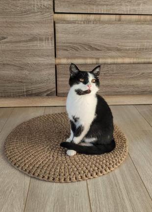 Маленький круглий джутовий килимок. двосторонній в'язаний килим. килим ручної роботи. підстилка для домашніх тварин .2 фото