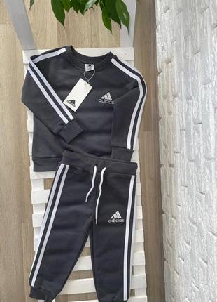 Спортивний костюм для хлопчика тринитка від adidas