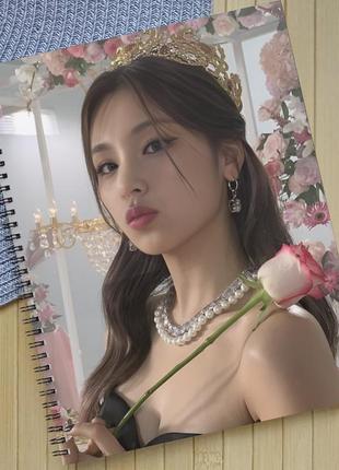 Скетчбук єджі yeji ітзі itzy на пружині 30 аркушів