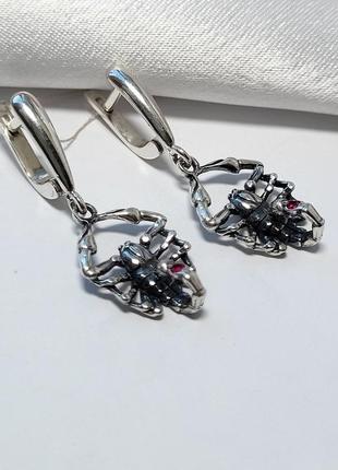 Серебряные серёжки серьги с подвеской скорпион черненное серебро 925 пробы 2540 4.91г