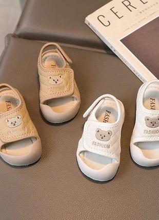 Стильне взуття на літо