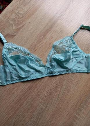 Бюстгальтер 85в