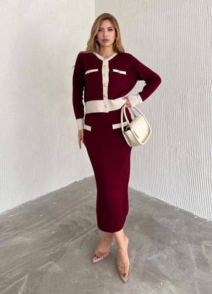 Трендовий комплект зі спідницею під шанель виконаний з трикотажу