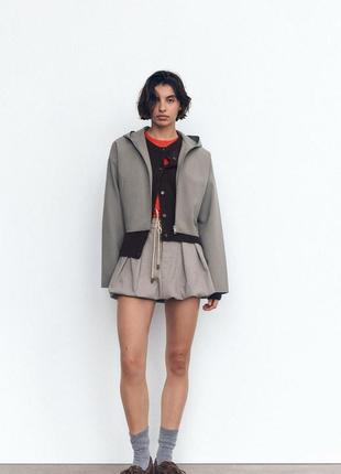 Куртка зара zara с капюшоном укороченная