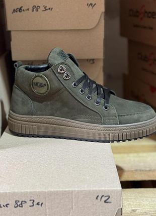 Чоловічі зимові черевики у ugg зелений нубук натуральний