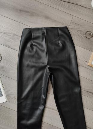 Черные утепленные леггинсы под кожу s / лосины / primark / женские брюки / с высокой посадкой