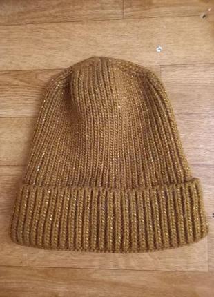 Красивая женская шапка