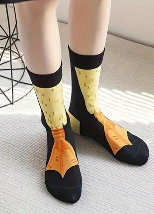 Незвичайні шкарпетки з веселим принтом гусячоїї лапки