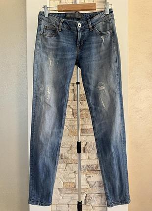 Женские джинсы slim guess