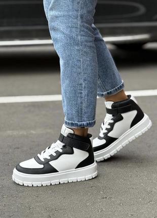 Кросівки високі зимові з хутром чорні і чорно-білі жіночі теплі