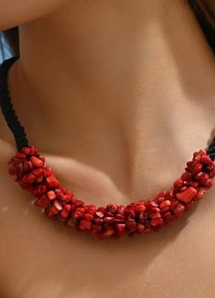 Колье с натуральным кораллом