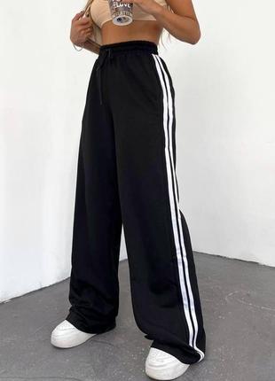 Жіночі широкі спортивні штани тонкі з лампасами2 фото