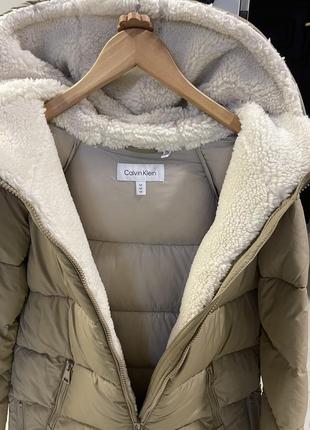 Calvin klein пуховик р м. оригинал.8 фото
