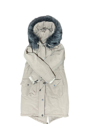 Парка на девушку