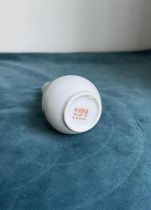 Вазочка фарфоровая, конец прошлого столетия,винтажная.китай.