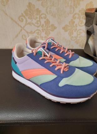 Кроссовки на 36 размер, осень