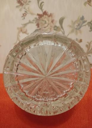 Високая хрустальная ваза