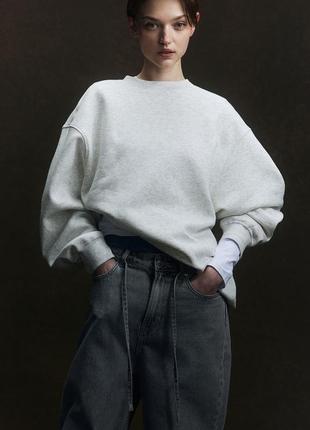 Стильный оверсайз-свитшот h&m