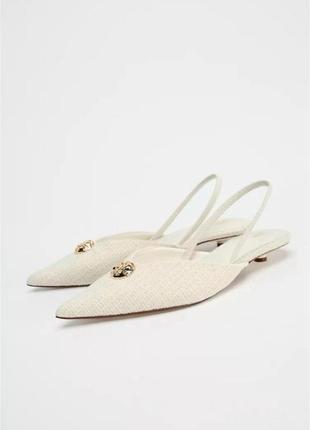 Текстильные туфли белые с аппликацией zara new