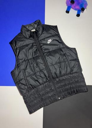 Жилетка nike черного цвета