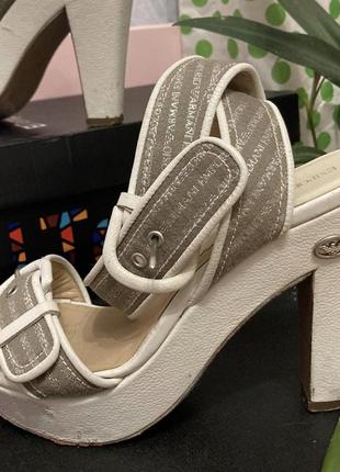 Босоножки белые emporio armani