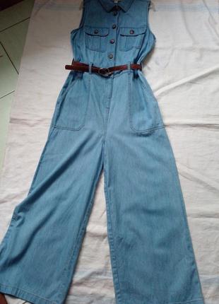 Джинсовый комбинезон 10 р