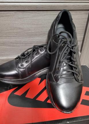 Продам туфлы 40 размера