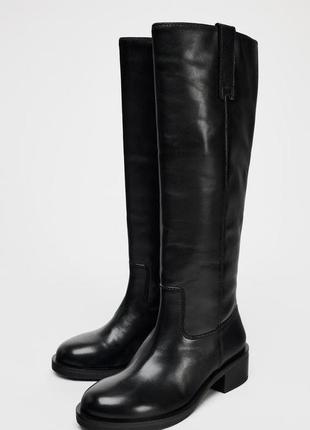 Шкіряні чоботи на низькому ходу з петельками  zara