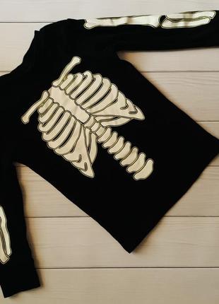 Гарна кофтинка,можна на хеллоуін