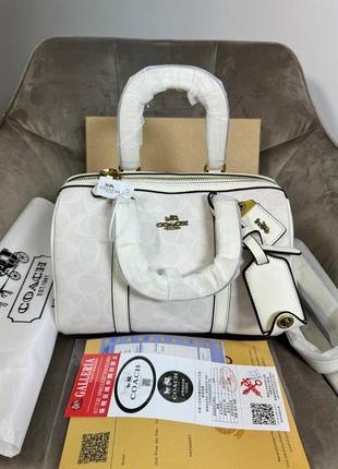 Женская кожаная брендовая сумка в белом цвете coach white premium