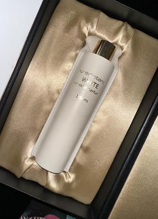 Puredistance white