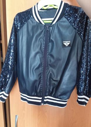 Легкая курточка