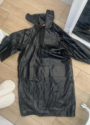 Сукня з еко шкіри