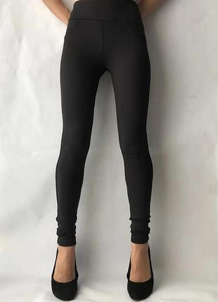 Жіночі чорні лосини
