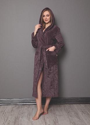 Халат женский nusa хлопок/бамбук модель 8655 с капюшоном цвета: баклажановый, s