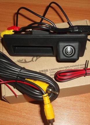 Камера hd night vision заднього огляду штатна (кнопка багажника) vw volkswagen passat b5 tiguan 2008+ touareg ii