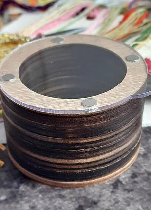 Деревянная шкатулка для рукоделия с прозрачной крышкой