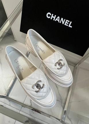 Модні шкіряні лофери шанель