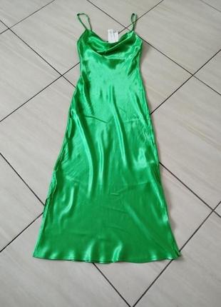 Новое зеленое платье в болезненном стиле bershka