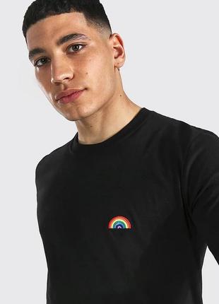 Футболка boohoo black rainbow embroidered