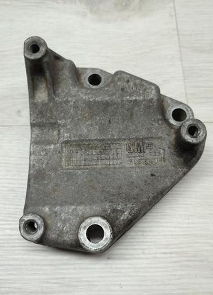 90529603 кронштейн кондиционера opel astra g  zaffira a