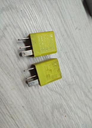 Автомобільне реле 24433728 / 29200076 / 24 433 728 / 29 200 076 12v gm