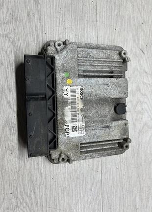 Блок керування двигуном opel vectra c 1.9cdti 55193967 0281011915