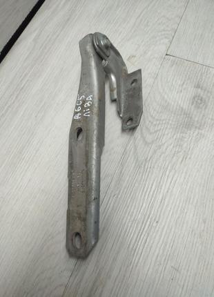 Петля капота ліва ауді а6 ц5 audi a6 c5 4b0823301d