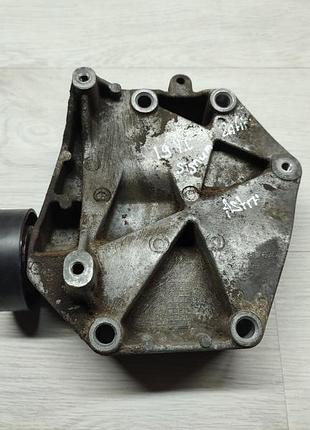 Кронштейн компресора кондиціонера opel vectra c 1.9 cdti zafira b, astra h, signum ,saab 9-3 ,55187675