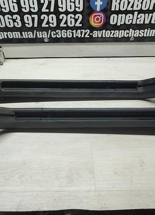 Направляющая шторки багажника opel vectra b  90503226 90503225