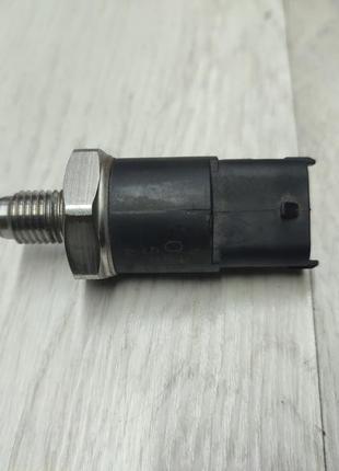 Датчик тиску палива в рейці 1.7 cdti opel astra g astra h combo corsa (z17dth) 0281002398