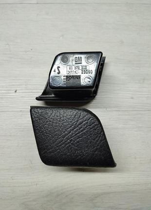 Пепельниця задня 90379202 на opel omega b